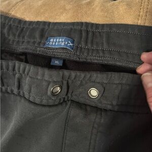 essex crossings sweatpants missing the  draw string  & zip pockets size XL